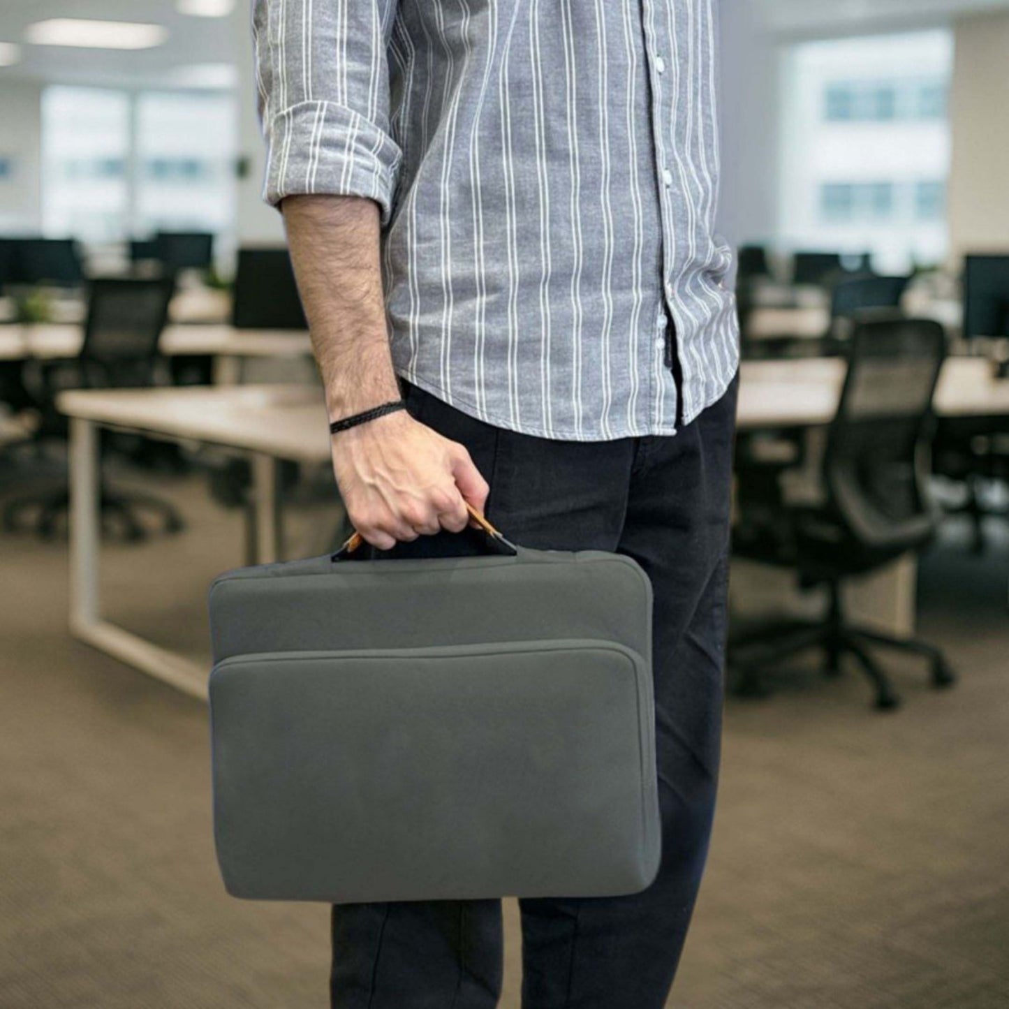 Qoolish Defender Laptop Bag- Black