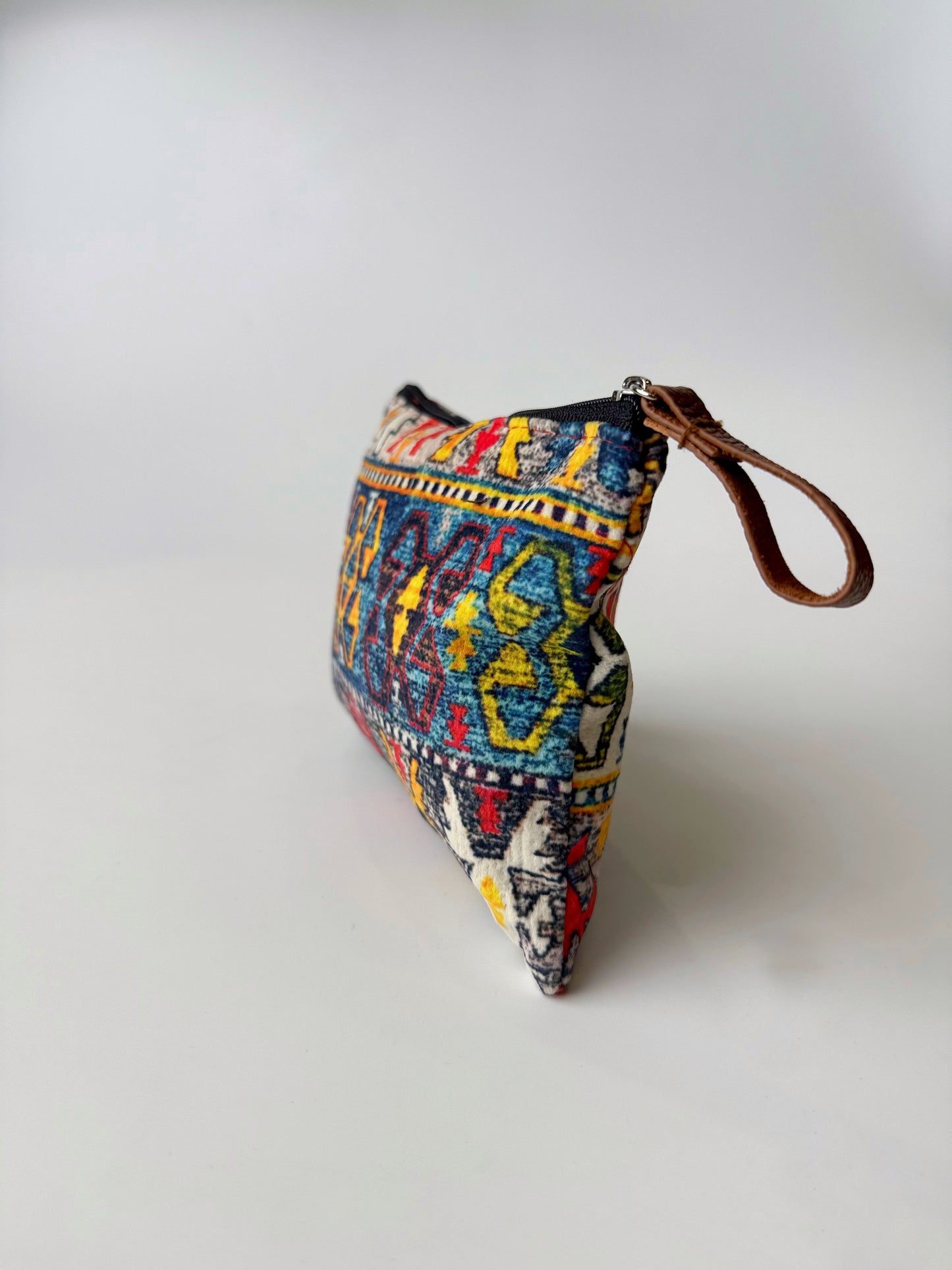 Jazzy Pouch – Multicolor Pattern